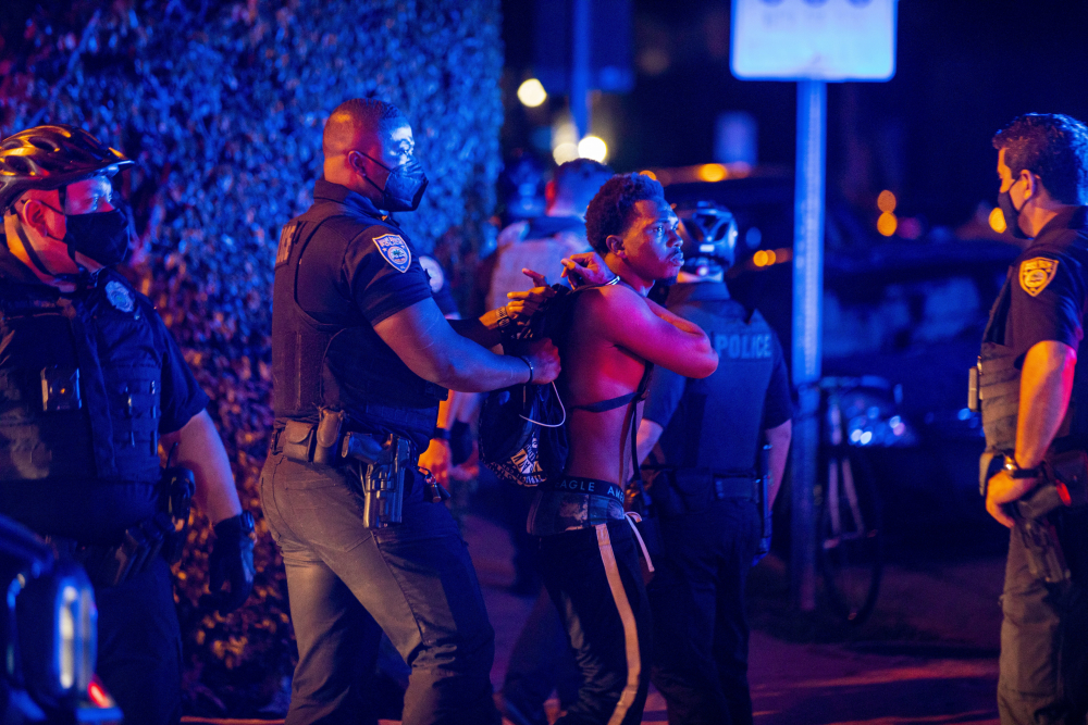 Spring_Break_Miami-Curfew_93519